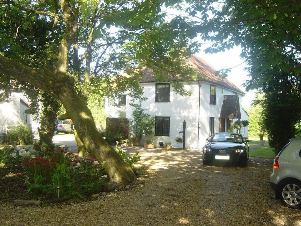 เดอะ ไวท์ เฮาส์ Bed & Breakfast Takeley ภายนอก รูปภาพ