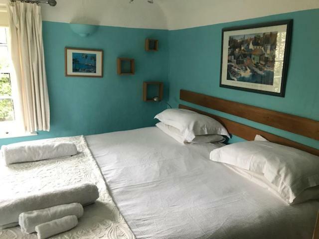 เดอะ ไวท์ เฮาส์ Bed & Breakfast Takeley ภายนอก รูปภาพ
