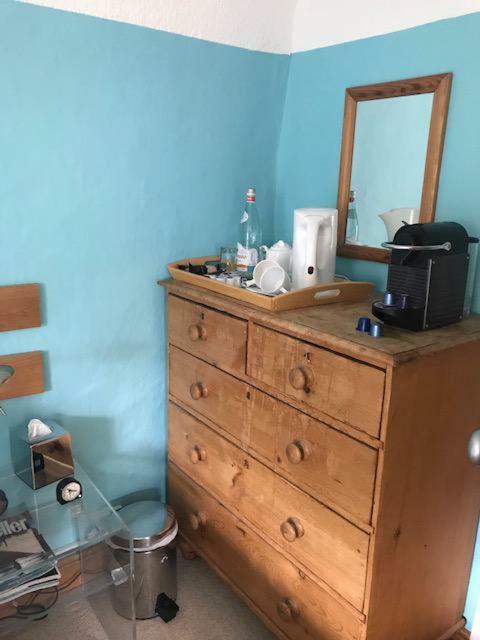 เดอะ ไวท์ เฮาส์ Bed & Breakfast Takeley ภายนอก รูปภาพ